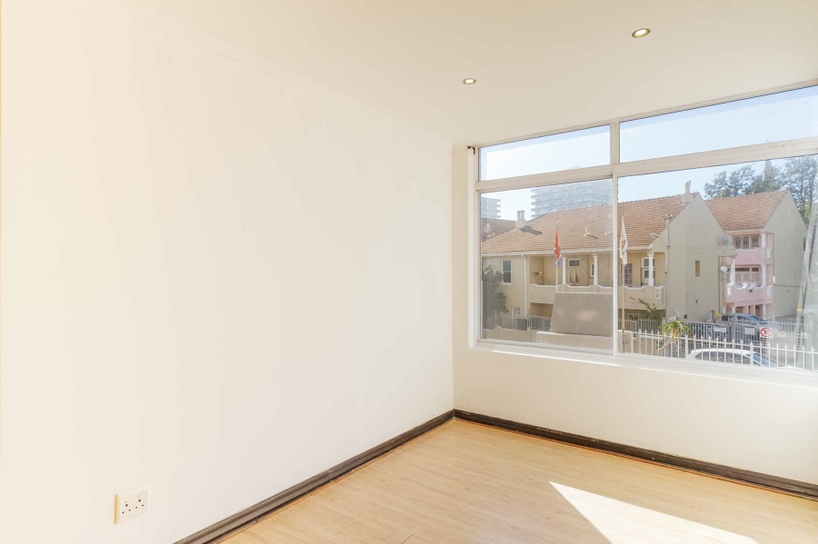 To Let 2 Bedroom Property for Rent in Sea Point Western Cape